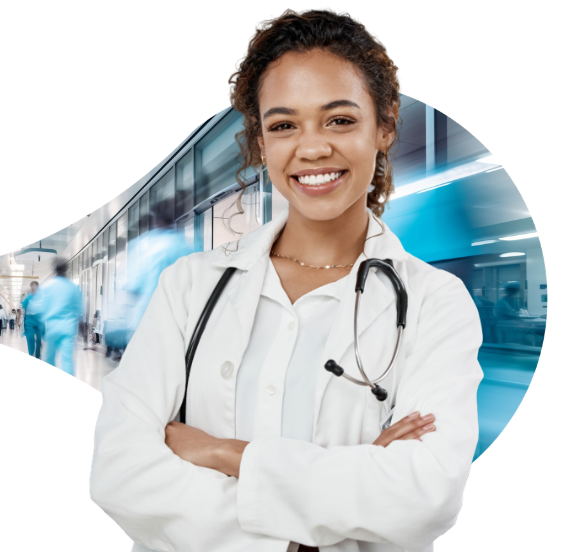 Médica sorrindo com interface Sync ID HSS